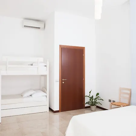 Guest house Stay Bergamo 3*